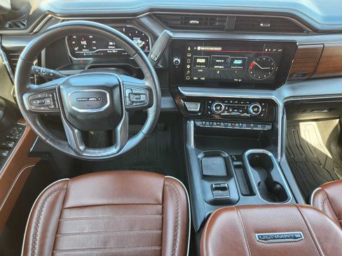 Used 2024 GMC Sierra 2500 Denali Ultimate AWD/4WD image 11