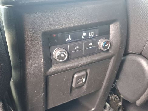 Certified 2023 Chevrolet Traverse LT image 20