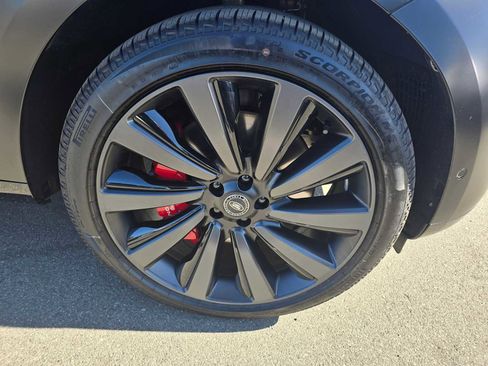 Used 2025 Land Rover Range Rover SV image 9