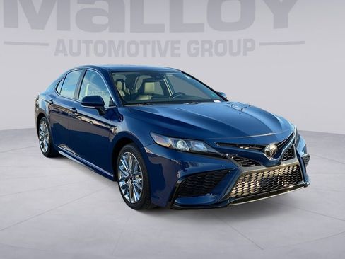 Used 2024 Toyota Camry SE image 7