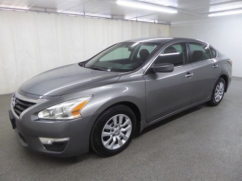 Used 2015 Nissan Altima 2.5 S w/ Power Driver Seat Package FWD image 3