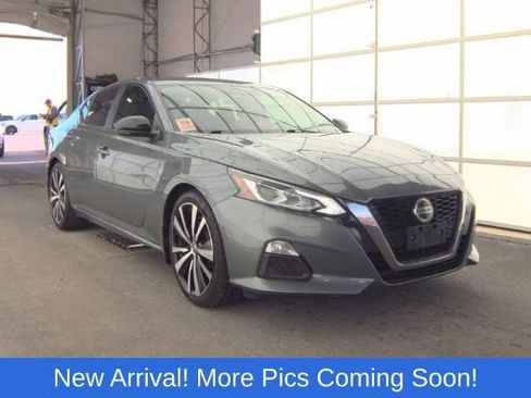 Used 2019 Nissan Altima 2.5 SR w/ SR Premium Package FWD image 1