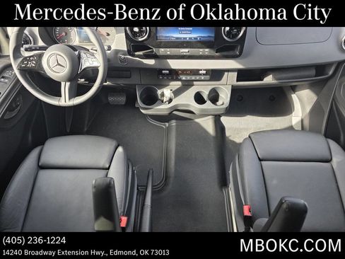 Used 2025 Mercedes-Benz Sprinter 2500 image 10