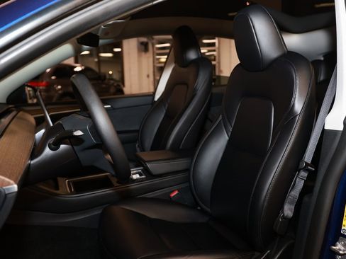 Used 2023 Tesla Model Y Long Range image 11