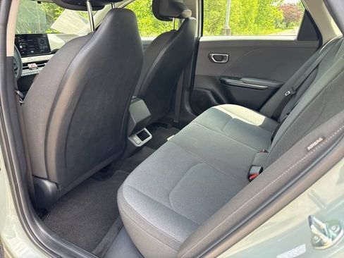 Used 2025 Kia K4 FWD image 37