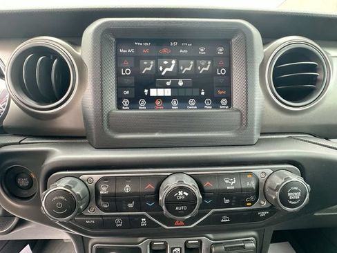 Used 2023 Jeep Gladiator Sport AWD/4WD image 20