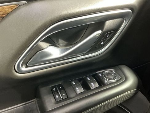 Used 2021 Chevrolet Tahoe Premier AWD/4WD image 16