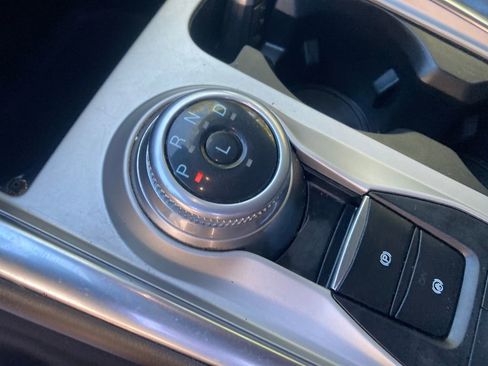 Used 2022 Ford Explorer XLT w/ Equipment Group 202A image 28