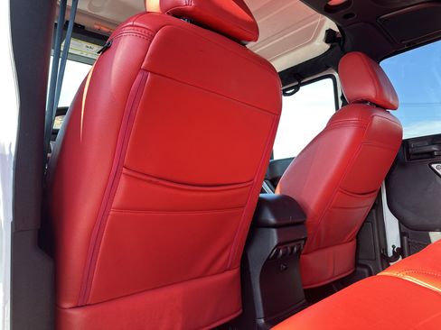 Used 2015 Jeep Wrangler Unlimited Rubicon image 27