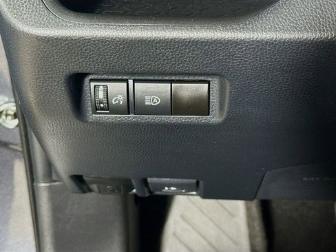 Certified 2022 Toyota RAV4 LE FWD image 11