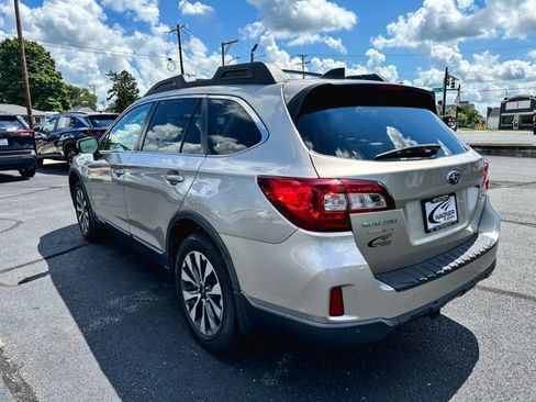 Used 2017 Subaru Outback 2.5i Limited AWD/4WD image 6