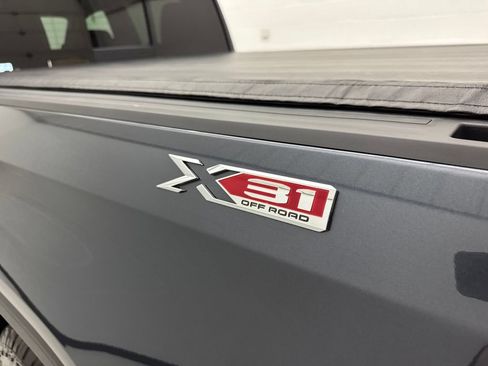 Used 2021 GMC Sierra 1500 SLT w/ SLT Premium Package AWD/4WD image 12
