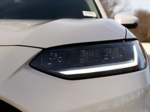 Certified 2026 Honda HR-V LX image 11