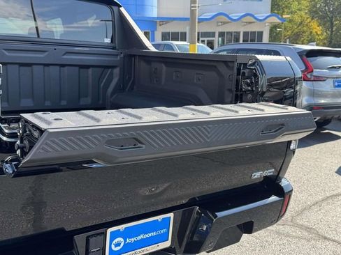 Used 2024 GMC Hummer EV 2X image 3