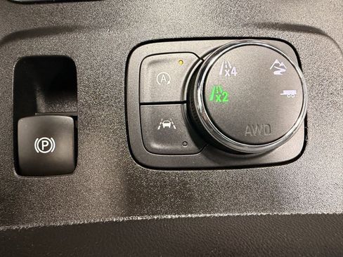 Used 2024 Chevrolet Traverse Premier image 44