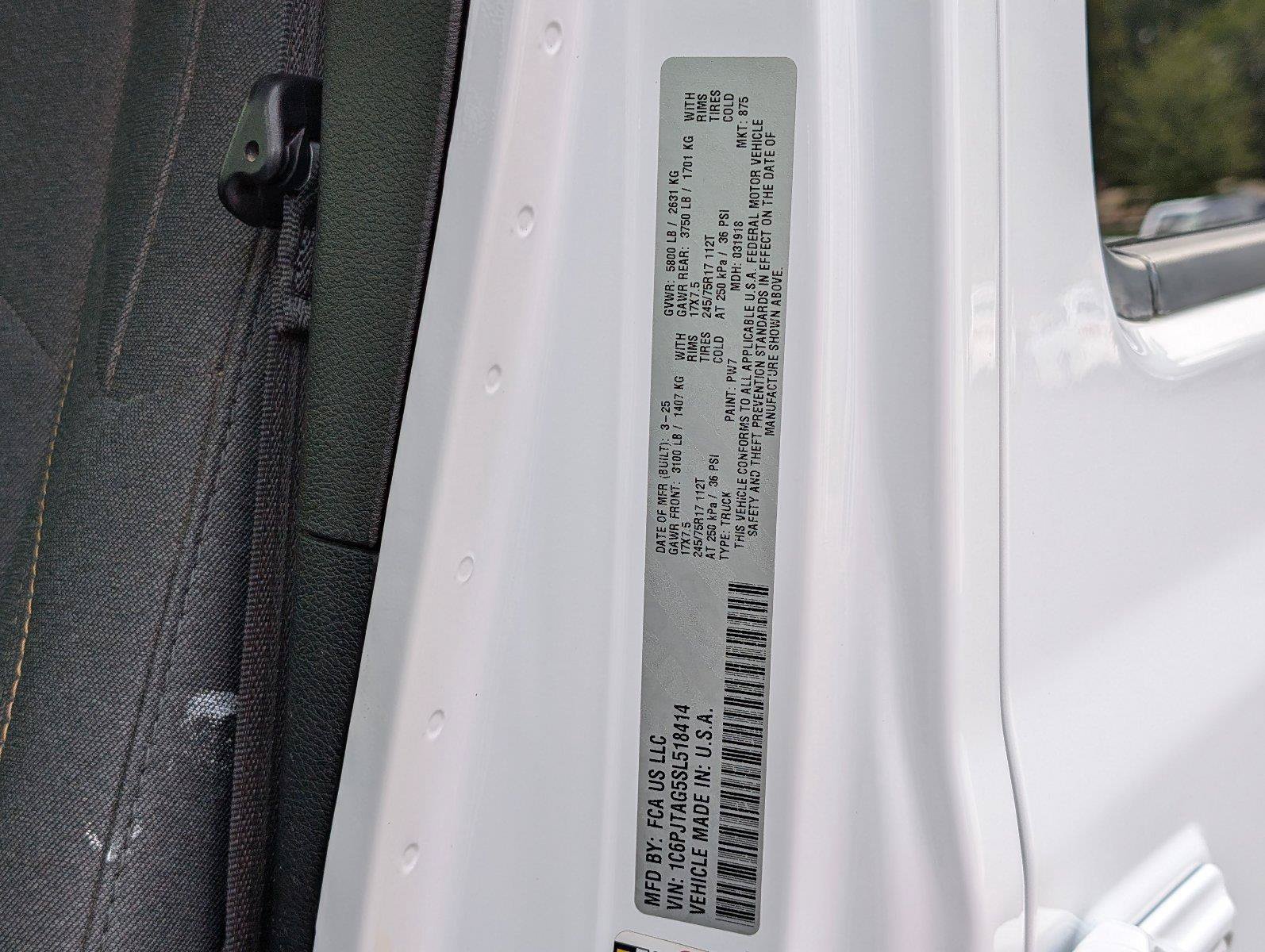 Used 2025 Jeep Gladiator Sport AWD/4WD image 13