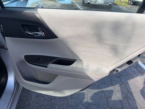 Used 2013 Honda Accord LX image 22