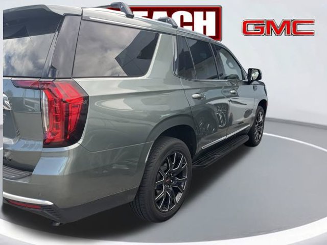 Used 2024 GMC Yukon SLT w/ SLT Luxury Package AWD/4WD image 4