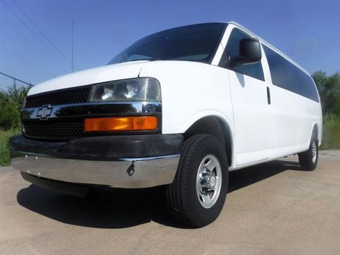 Used 2014 Chevrolet Express 3500 LT w/ LT Preferred Equipment Group RWD image 9