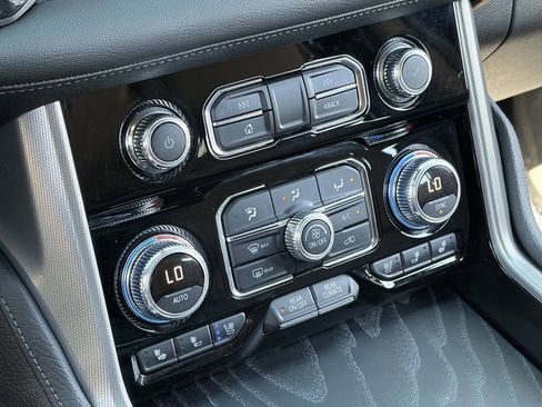 Used 2022 GMC Yukon Denali AWD/4WD image 30