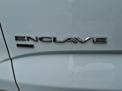 Used 2023 Buick Enclave Essence image 11