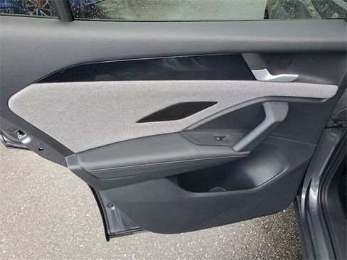 Certified 2025 Volkswagen Tiguan S image 7