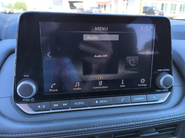 Used 2025 Nissan Rogue S FWD image 19