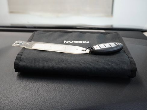 Used 2016 Nissan Rogue SL w/ SL Premium Package image 38