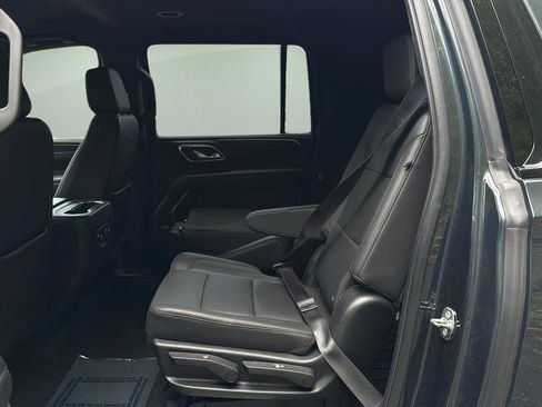 Used 2022 Chevrolet Suburban Z71 w/ Luxury Package AWD/4WD image 14