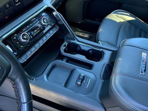 Used 2024 GMC Sierra 2500 AT4X image 17