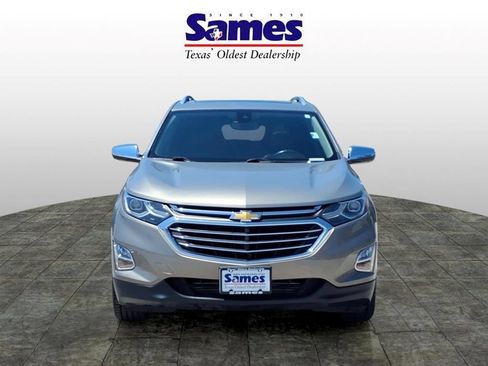 Used 2018 Chevrolet Equinox Premier FWD image 2
