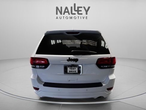 Used 2021 Jeep Grand Cherokee Laredo X image 3