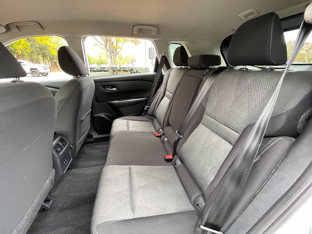 Used 2025 Nissan Rogue SV AWD/4WD image 26