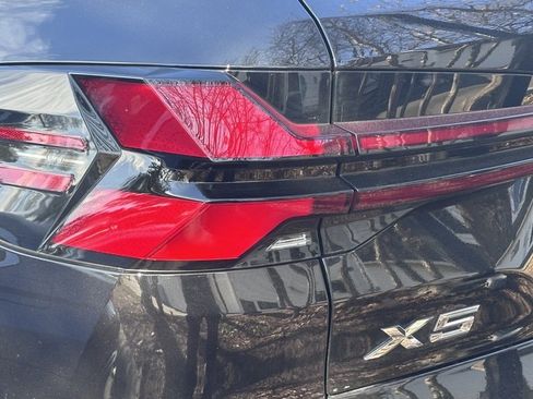 Used 2026 BMW X5 xDrive40i w/ M Sport Package image 8
