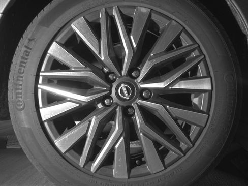 Used 2025 Nissan Altima 2.5 SV image 15