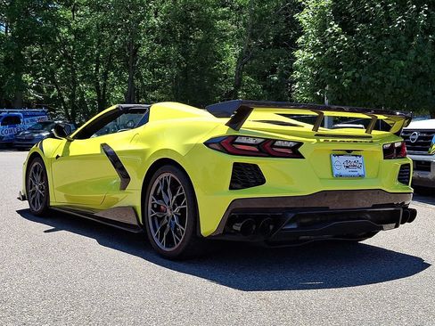 Used 2023 Chevrolet Corvette Stingray Premium Conv w/ Z51 Performance Package RWD image 7