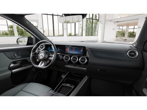 New 2025 Mercedes-Benz GLA 35 AMG 4MATIC image 5