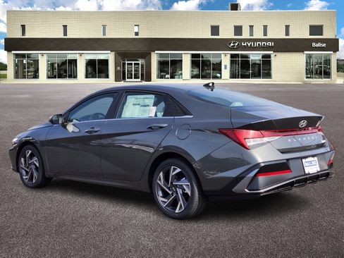 New 2026 Hyundai Elantra Limited FWD image 5