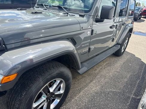 Used 2018 Jeep Wrangler Unlimited Sahara w/ Cold Weather Group AWD/4WD image 6