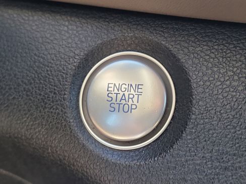 Used 2020 Hyundai Santa Fe SEL image 26