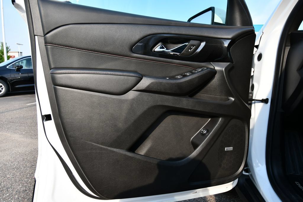 Used 2023 Chevrolet Traverse RS w/ LPO, Floor Liner Package AWD/4WD image 14