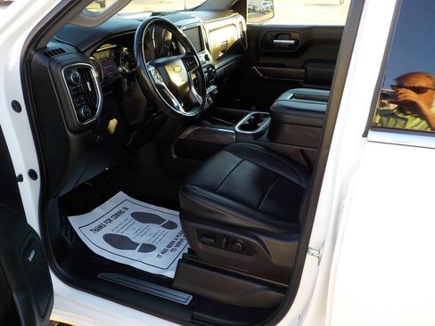 Used 2021 Chevrolet Silverado 1500 LTZ w/ Technology Package AWD/4WD image 12