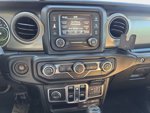 Used 2018 Jeep Wrangler Unlimited Sport S AWD/4WD image 6