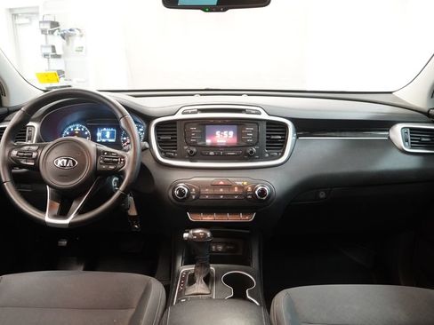 Used 2016 Kia Sorento FWD w/ LX Convenience Package image 16