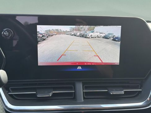 Used 2024 Chevrolet Trax RS w/ Driver Confidence Package image 11