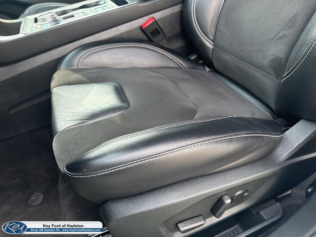 Used 2022 Ford Edge ST w/ Equipment Group 401A AWD/4WD image 17