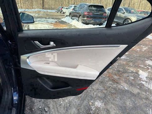 Used 2026 Genesis G70 2.5T image 13