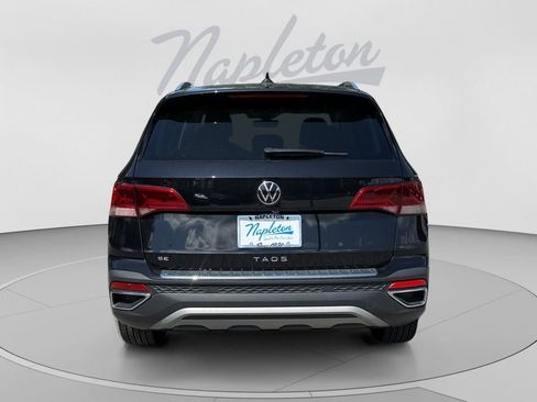 Used 2023 Volkswagen Taos SE w/ Black Wheel Package FWD image 4