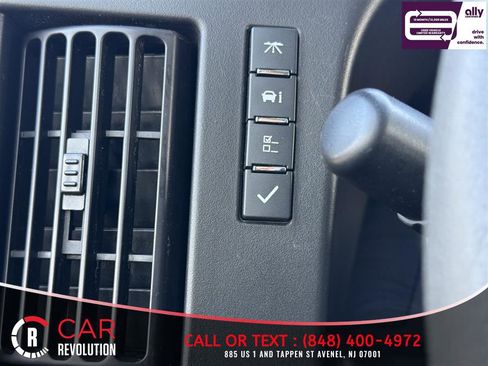 Used 2023 GMC Savana 2500 RWD image 17
