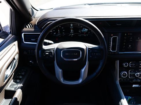 Used 2024 GMC Yukon Denali image 12
